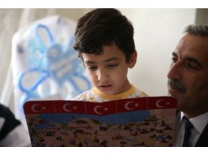 Lösemi hastası küçük Mustafa'nın karne sevinci