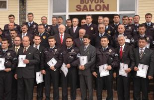 50 polise ödül verildi