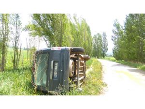 Gemerek'te trafik kazası: 3 yaralı