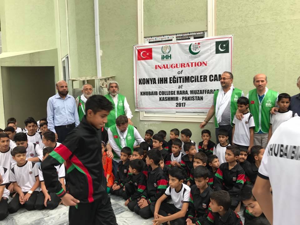 Konyalı Eğitimciler Pakistan’da cami açtı