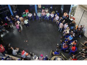 Mısır'da gazetecilerin "Tiran ve Sanafir" protestosuna polis müdahalesi