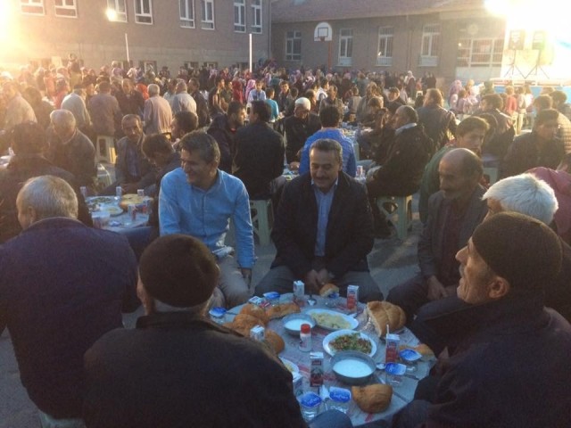 ​Seydişehir Belediyesi'nden Dikilataş Mahallesi’nde iftar sofrası