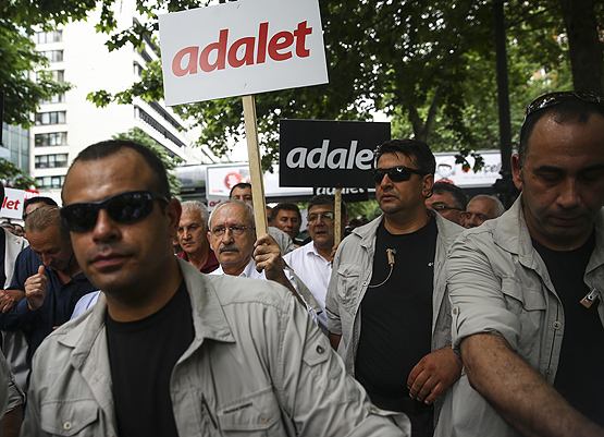 CHP'nin adalet yürüyüşü başladı