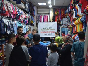 İHH Konya'daki 500 yetime "bayramlık" sevinci yaşattı