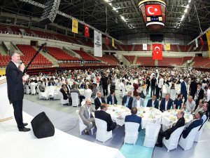 Müslümanların kurtuluşu için dua edelim