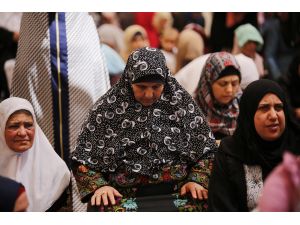 Mescid-i Aksa'da coşkulu cuma namazı