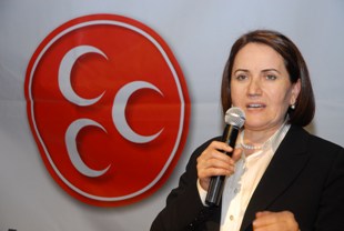Akşener: Demirden korkan trene binmez