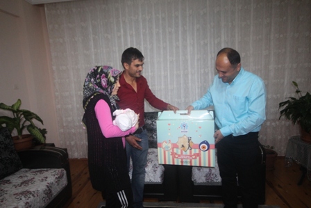 Beyşehir Belediyesi’nden “Hoş geldin bebek” hediyesi