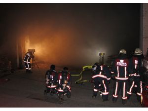 Arnavutköy'deki fabrika yangını