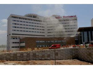 Adana Şehir Hastanesi inşaatında yangın