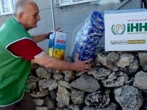 Seydişehir'de İHH'nın gıda ve giyim yardımı
