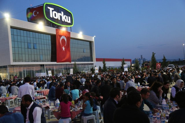 ​Konya Şeker ailesi 11 farklı kampüste iftarda buluştu