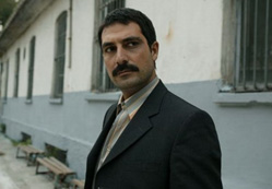 Maskeler düşüyor...