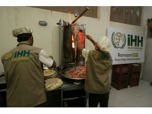 Kuşatma altındaki Doğu Guta'da iftar