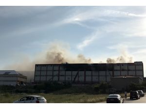 GÜNCELLEME - Arnavutköy'de mobilya atölyesinde yangın