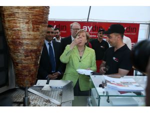 Almanya Başbakanı Merkel döner kesti