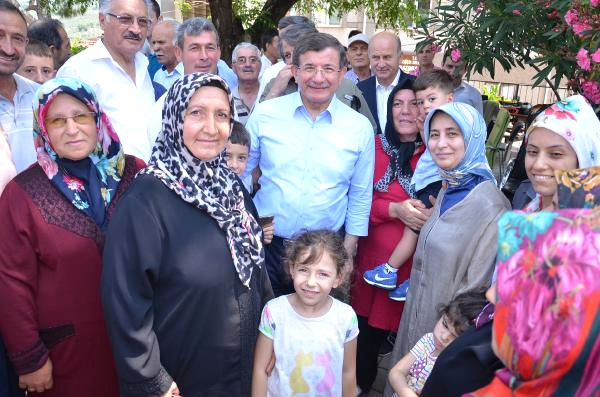 Davutoğlu'ndan Gemlik'e Akraba Ziyareti