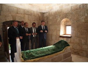 Vali Gül, Gölova'da temaslarda bulundu