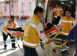 Kimliği belirsiz kişi bıçakladı