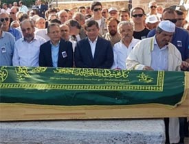 Ahmet Davutoğlu'nun acı günü