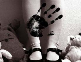 Papa'nın sağ kolu tacizle suçlanıyor