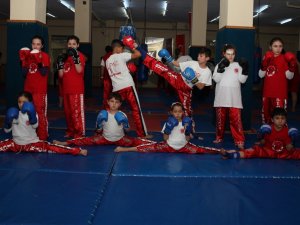 Kickboks heyecanı Bolu'da