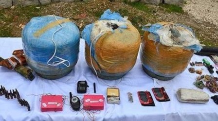 8 PKK'lı terörist 146 kilogram patlayıcıyla yakalandı