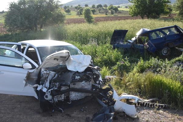Konya'da iki minibüs çarpıştı: 1 ölü 10 yaralı