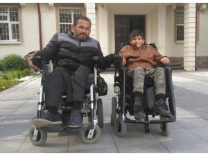 "Ülkü ocaklarından iki engelliye akülü sandalye"