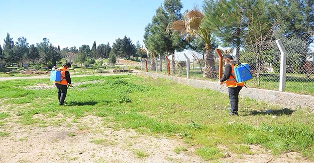 Çumra'da parklar ilaçlanıyor