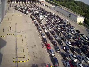 Yurtdışında yaşayan Türklerin yurda girişleri yoğunlaştı