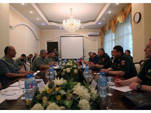 Rus askeri heyeti Özbekistan'da