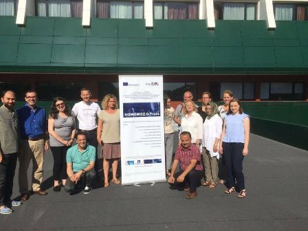 Sosyal medya ve akıllı telefonlar gençler için fırsata dönüşüyor