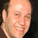 İlhan Selçuk Vakit'te, Hasan Karakaya Cumhuriyet'te yazsın!