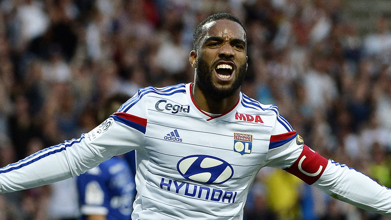 Lacazette, rekor bonservis bedeliyle Arsenal'de