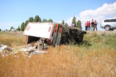 Konya'da kamyonet şarampole devrildi: 1 ölü, 4 yaralı