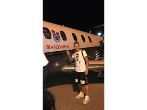 Trabzonspor taraftarlarından Kucka'ya coşkulu karşılama