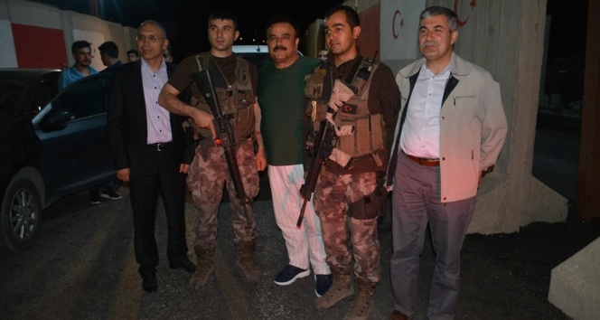 Sanatçı Serttaş’tan güvenlik güçlerine sürpriz gece ziyareti