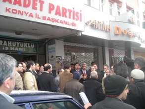 Saadet Partisi'ne çirkin saldırı