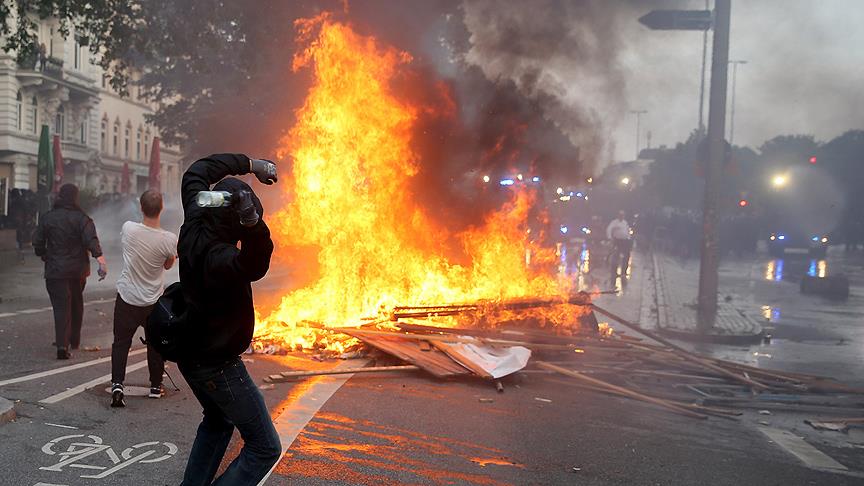 Hamburg yanıyor