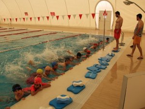 Yaz Spor Okullarında yüzmeye yoğun ilgi