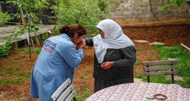 İlk 6 ayda bin 390 yaşlının yüzü güldü