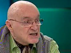 Hıncal Uluç kime 'karanlık adam' dedi?