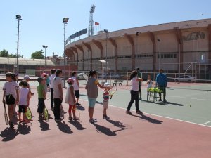 Yaz Spor Okullarında  kortlar dolu