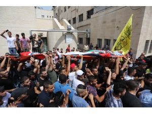 İsrail'in öldürdüğü Filistinlilerin cenaze töreni