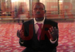 Kardeşi 'Obama Müslüman' dedi