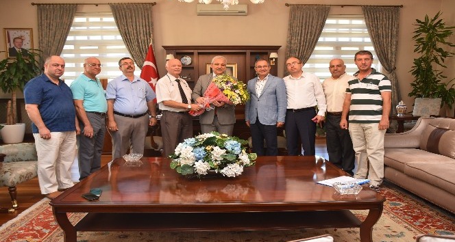 Vali Güvençer esnafın sorunlarını dinledi
