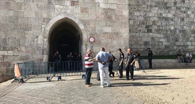 Müslümanlar 50 yıldan sonra ilk defa Mescidi Aksa’da cuma kılamadı