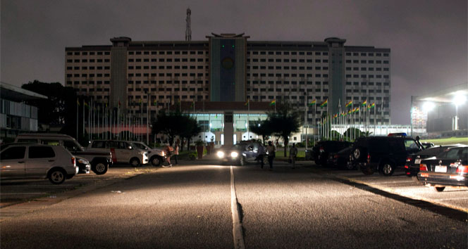 Gana parlamentosunda korkutan yangın