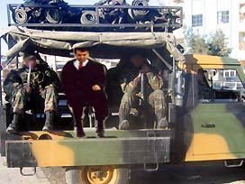 Hangi siyasetçi tehdit edildi?